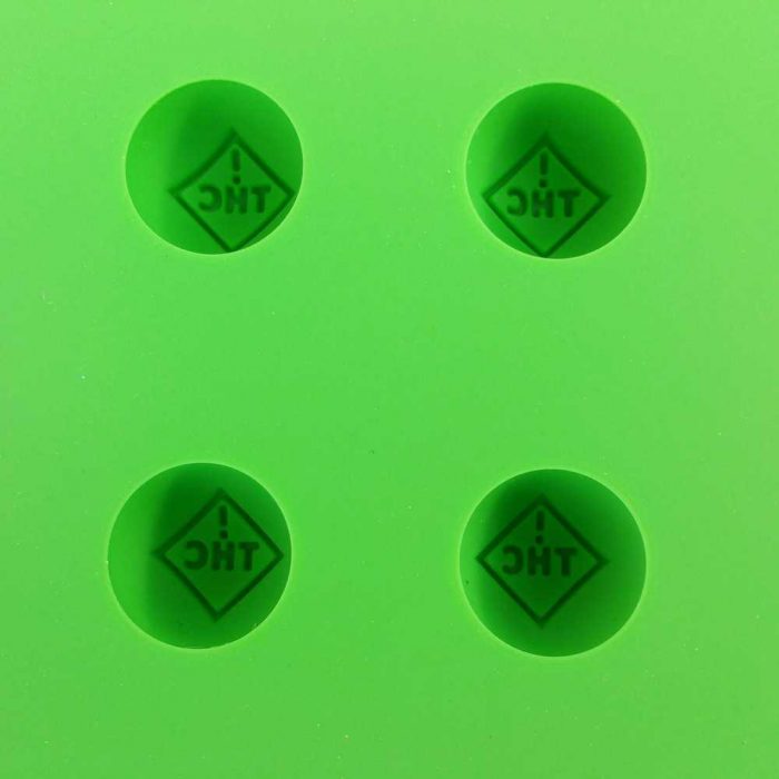 Ball mold with logo detail